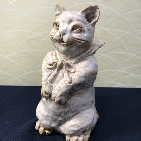 萩焼　マントをつけた猫の置物Ryo-6　小久保凌雲作　