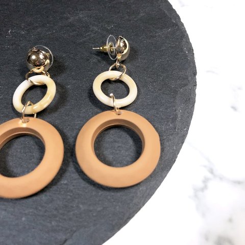 アクリルフープ ピアス