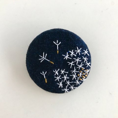 タンポポ_刺繍ブローチ L_麻紺