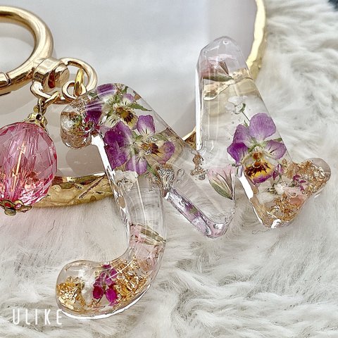 レジン　イニシャルキーホルダー　M