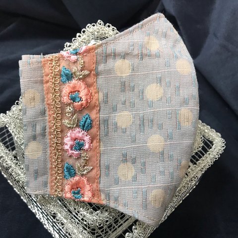 ＊＊ 秋冬　高級刺繍　インドリボン　お花 ＊＊