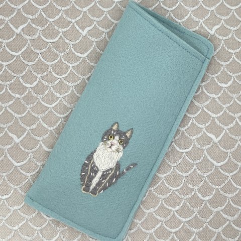 にゃんこ(水色)刺繍メガネケース