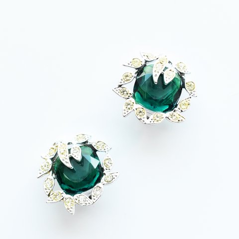 Vintage　SARAH COVENTRY　1950’s silvermetal 　emerald　rhinestone clip earrings
