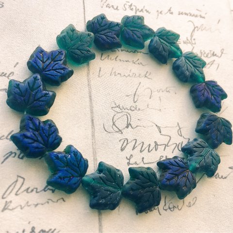 【4コセット】JIRI＊IVANA czech beads#チェコビーズ maple leaf13㎜  green/zairit one side