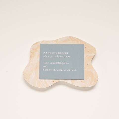 nuance tray / beige marble