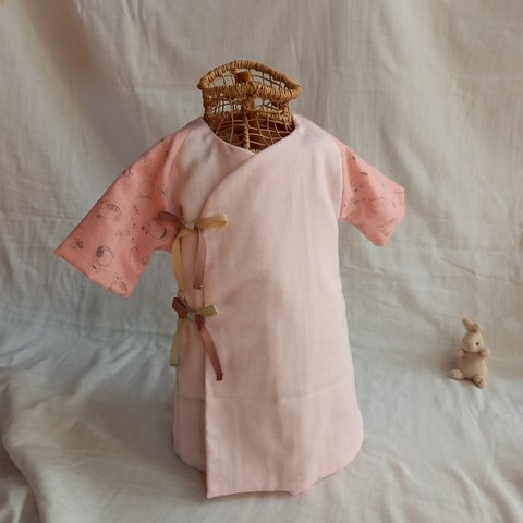 【NEW】リバーシブル新生児用長肌着(50～70cm) お散歩ねこピンク