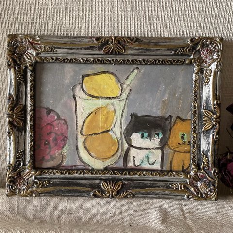 絵画。原画【2匹のかわいい猫がコップのレモンアイスクリームを食べたい】