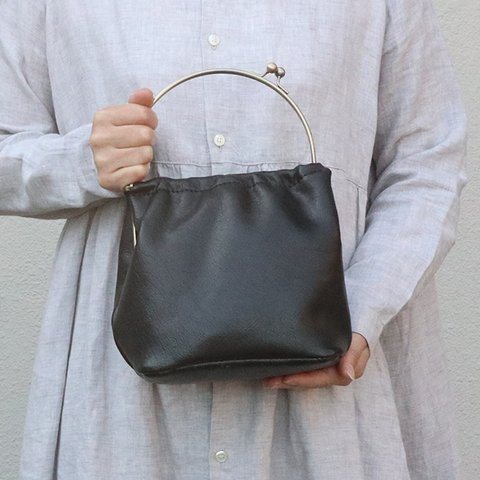 がま口持ち手が可愛いブラック本革のカバン/gamabag-black