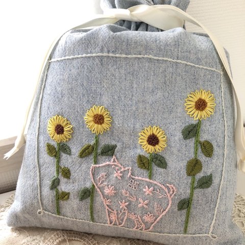 【ひまわり畑の豚さん手刺繍巾着ポーチ】