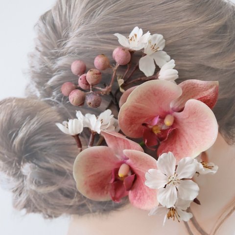 ピーチ胡蝶蘭とサクラのヘッドドレス　和装ヘア　前撮り　春　桜　ピンク　フラワーヘアアクセサリー　ウェディング　白無垢　色打掛　即納可能　成人式