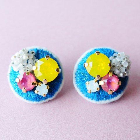 ＜Stella～遊び好きの星～＞刺繍イヤリング「 ジュエルJewe/空と花と 」/アレルギー対応パーツ変更可能