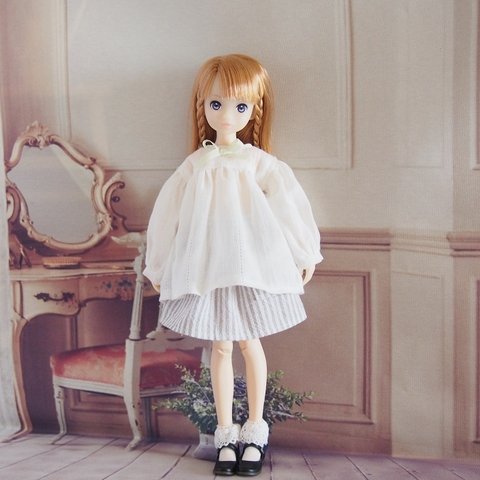 22cm doll outfit12カラミドビーのブラウスとストライプのスカートセット