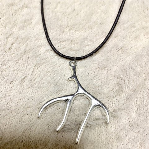 鹿の角デザイン　ネックレス　シルバー