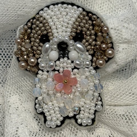 ブローチ　ビーズ刺繍ブローチ　ビーズ刺繍アクセサリー　犬　シーズー　プレゼント