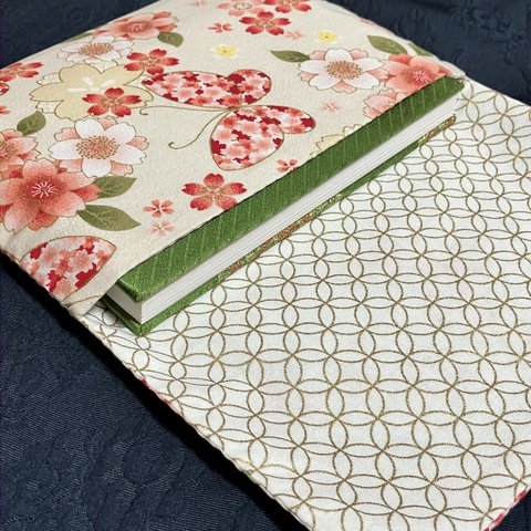 ちりめん風桜と蝶白＊御朱印帳入れ/1,2冊用/再販なし