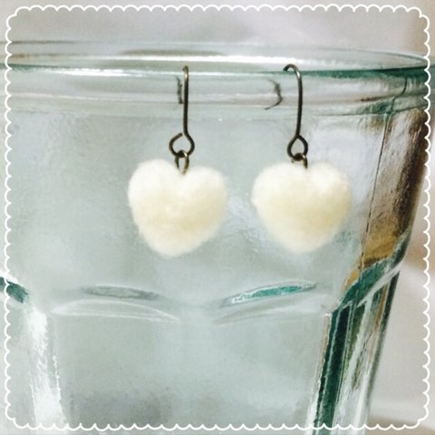 アクリルフェルト♥love heartピアス