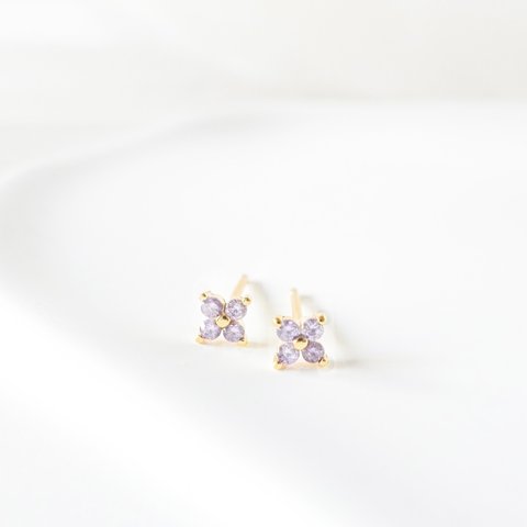 極小ピアス あじさいピアス 小さいピアス かわいい 紫陽花 アジサイ ライラック 花 フラワー ミニピアス 上品 小さめ 小ぶり シンプル ギフト 重ね付け