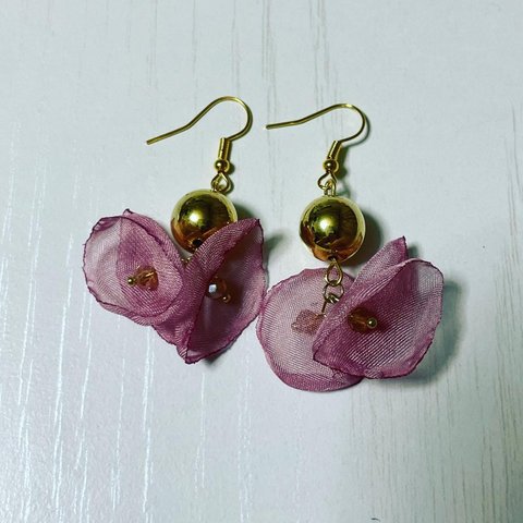 ピンク花ピアス