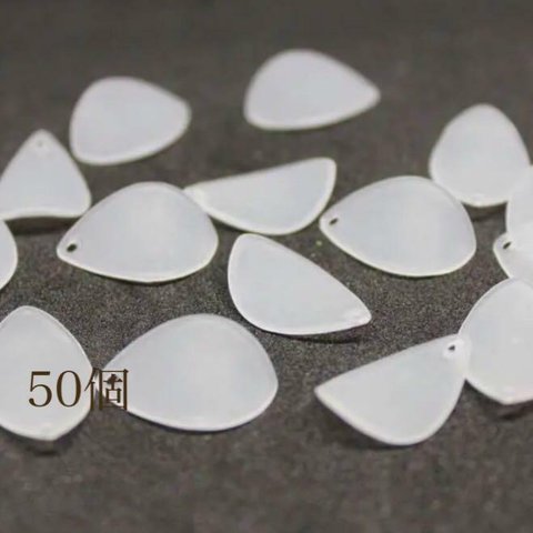 送料無料【50個】アクリルパーツ　アクリルチャーム　フラワー【D043】花びら