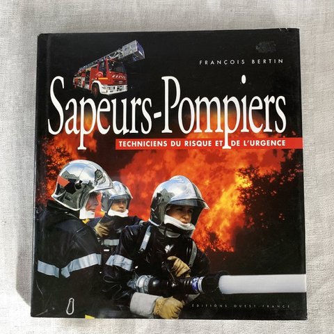 古書 消防士 Supeurs-Pompier ハードカバー 2000年版 12PScn5