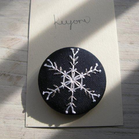 刺繍ブローチ　雪の結晶　　ブローチ＊ヘアゴム