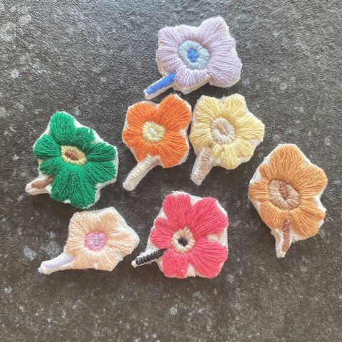 刺繍ワッペン　パープル　お花