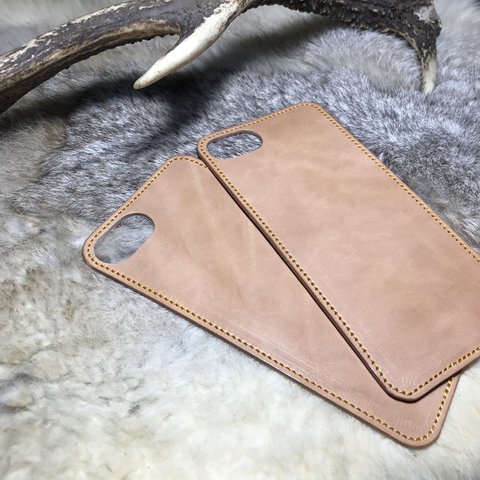 iPhone8ケース 7ケース 携帯ケース ハンドメイド 手づくり 革 革製品 革小物 ヌメ革 経年変化 貼り付けタイプ