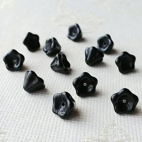 黒い花が咲く街で〜8mm〜　チェコビーズ 12個