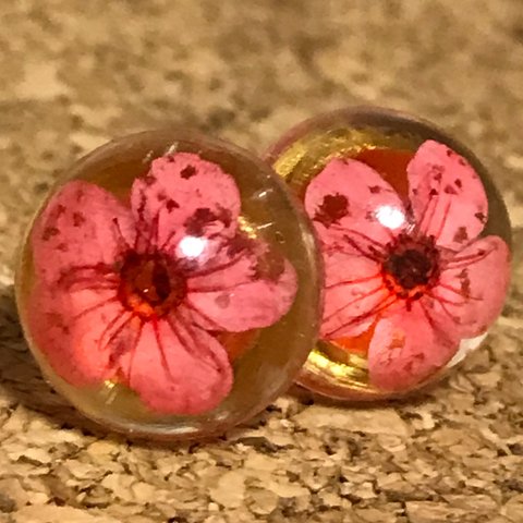 ピンクのお花のピアス 