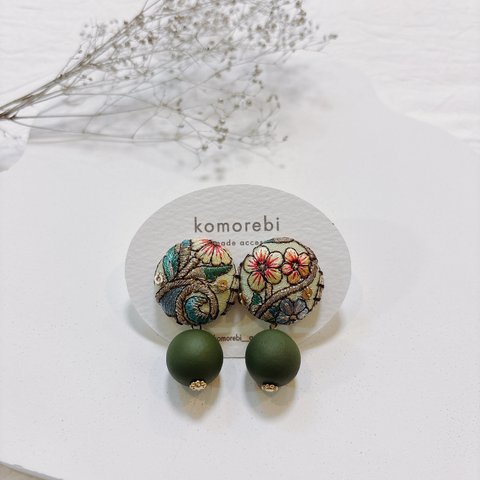 ピアス　イヤリング　大ぶり　プレゼント　プチギフト　普段使い　オケージョン　レザー　春　刺繍　インド刺繍　リボン　イヤリング変更　花　ナチュラル　シンプル　