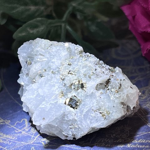 【怨念払い】パイライト 結晶 水晶 共生 原石　ラフストーン　クリスタル