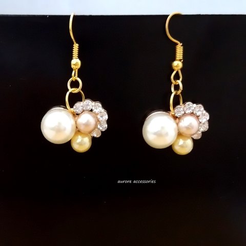 gorgeous pearl pierced earrings　パール　ビジュー　ゴージャス　ゴールドカラー　上品　フォーマル　豪華
