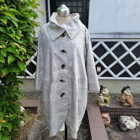 着物リメイク　古布　手作り　白大島　衿がかわいい　裏地付きコート