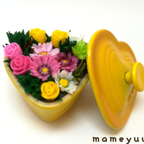 華やかなお花のBOX　ル・クルーゼ　②