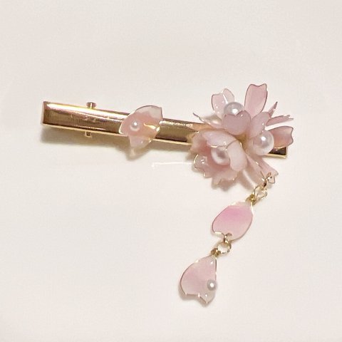 SALE‼️SAKURAドロップス🌸ヘアクリップ