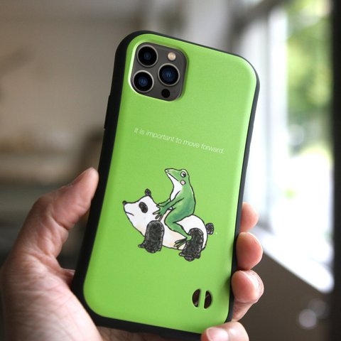 グリップiPhoneケース　カエルがパンダ号で（あまがえる）