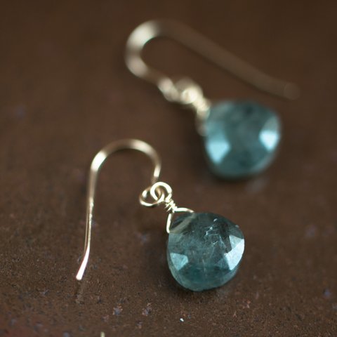 ☆宝石質モスアクアマリン Moss Aquamarine AAA☆14kgf☆フックピアス・イヤリング