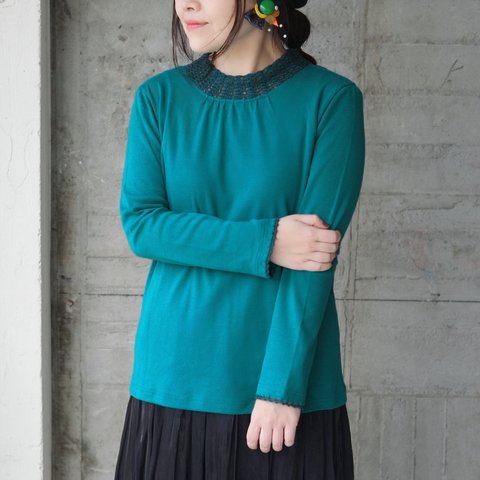 重ね着もっと可愛く！かぎ針編み長袖カットソー（21w-16）ターコイズ
