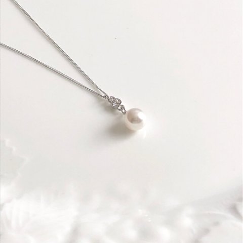 SWAROVSKIパールのシンプルネックレス