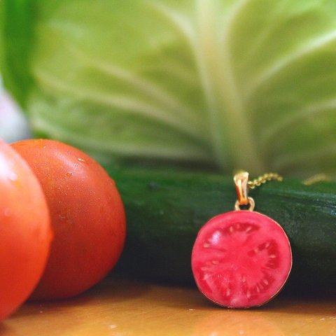 『ザ・夏野菜 トマト！』の断面 ペンダント