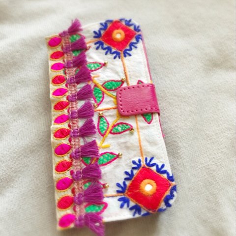 ❤️新作❤️刺繍iPhoneケース