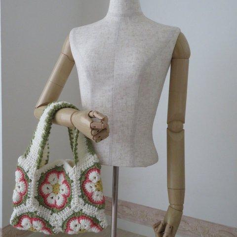 手編みのハンドバック花柄パッチワーク