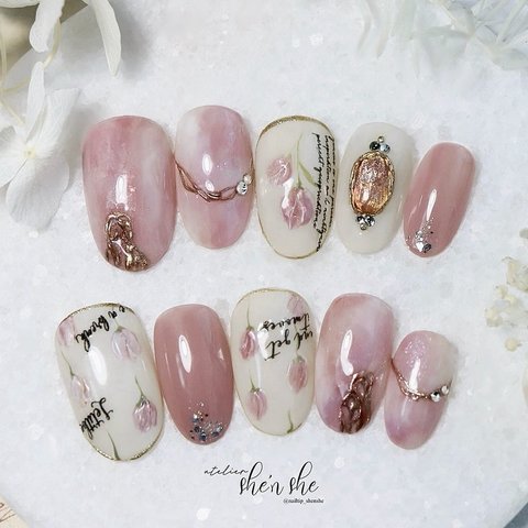 tulip × pink bijou nail tips チューリップネイル 春ネイル お花ネイル ピンクネイル ニュアンスネイル ビジューネイル