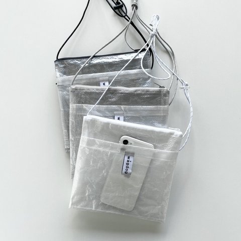 【Ultralight shoulder bag】4つの収納スペース2TONE TYPE / 撥水素材 / 全3色