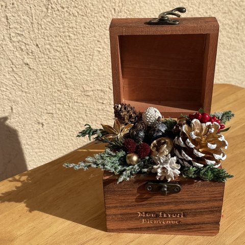 クリスマス　ボックス　木の実　松ぼっくり　ナチュラル　クリスマス飾り　インテリア