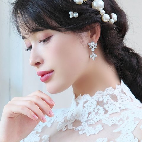 ジュリア パール イヤリング/ ピアス(PE-05)| 花嫁 シルバー 挙式 花 パーティー ウエディング 結婚式 前撮 ゲスト  リーフ  ビジュー 大ぶり 大人 上品 ウェディング  披露宴 演奏