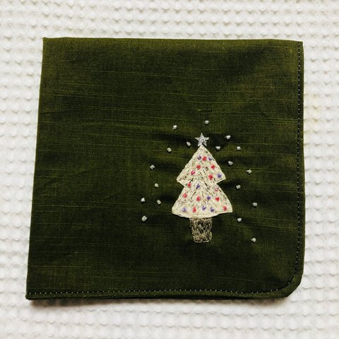  コットンの刺繍ハンカチ☆ホワイトクリスマス