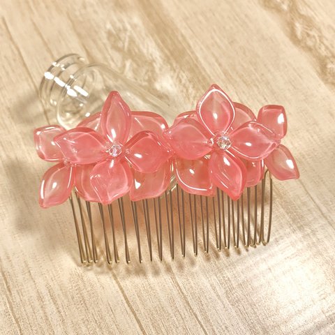 ピーチピンクの紫陽花ヘアコーム