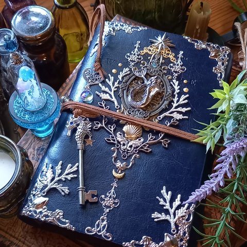 🧜‍♀️ ウンディーネの魔法の書 🧜‍♀️ (手帳です・色ダークブルー)