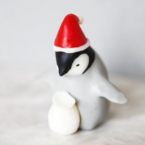 【クリスマスギフトに】子ペンギンの樹脂フィギュア "Xmas" 【ラッピング可】- 3Dプリントのオブジェ
